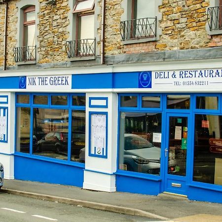 Nik The Greek Bed and Breakfast Burry Port Exteriör bild