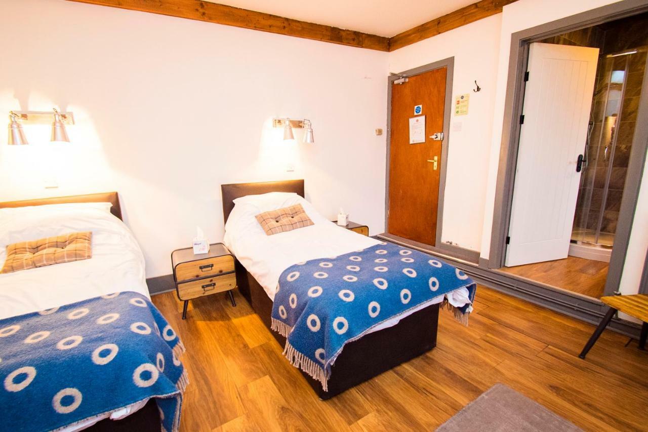 Nik The Greek Bed and Breakfast Burry Port Exteriör bild